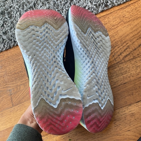 Nike Epic React Flyknit Running Multicolor Sneakers Men's Size 9.5 - Picture 14 of 14